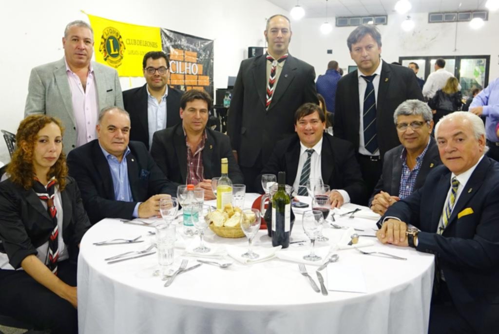 Festejo de instituciones en Los Hornos