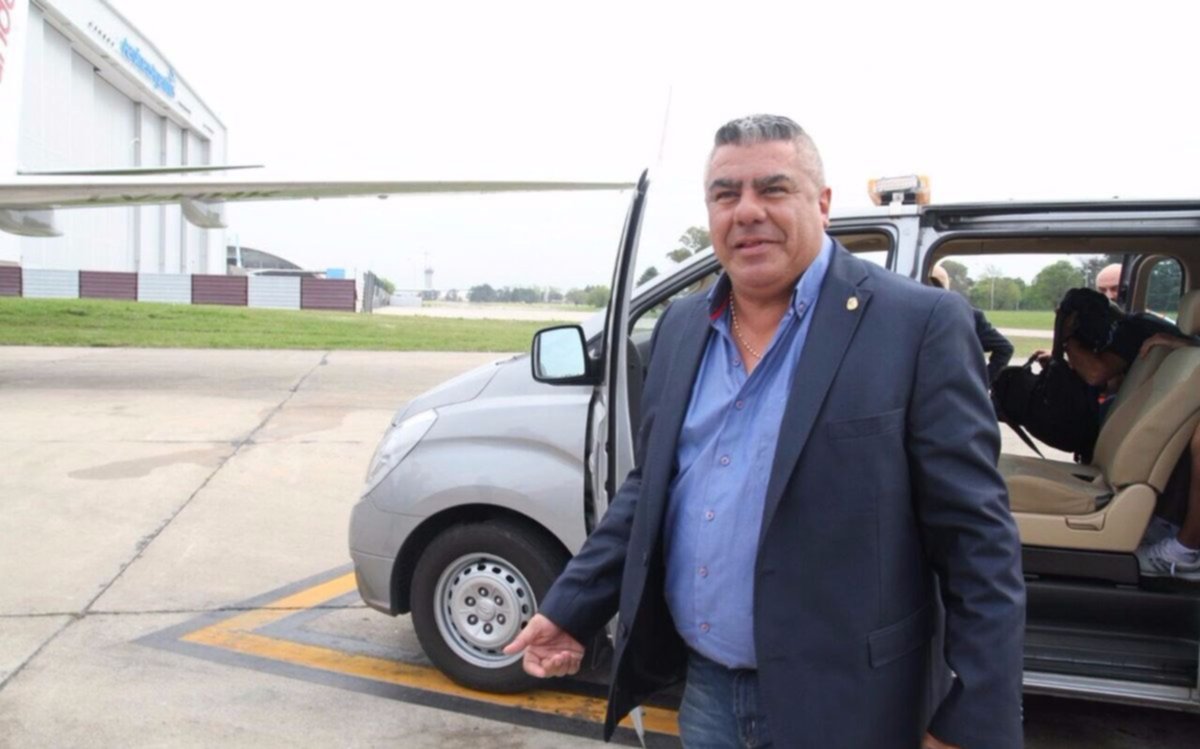 El Chiqui junto al plantel