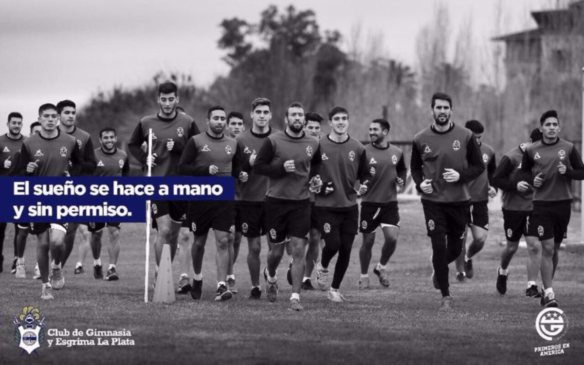 Una imagen motivadora recibió al plantel en Estancia