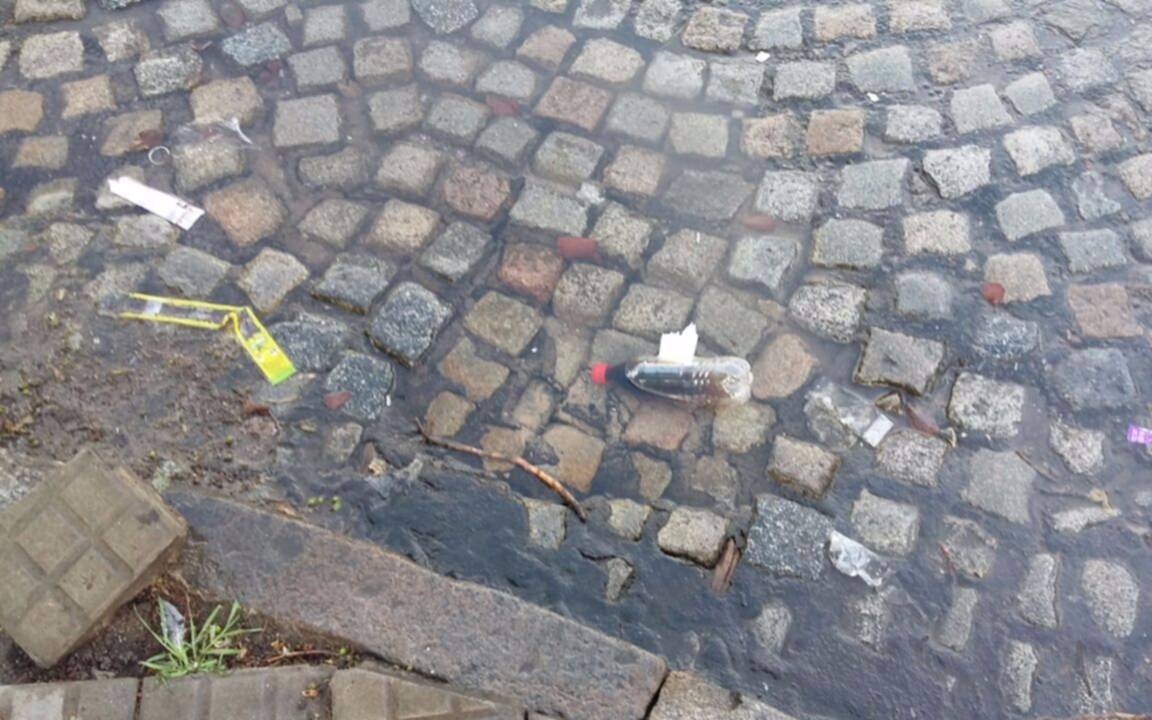 Reclamo por pérdida de agua en 12 y 66