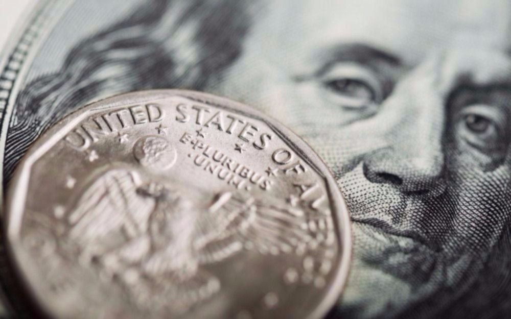 El dólar comenzó la semana con una cotización de $ 17,77
