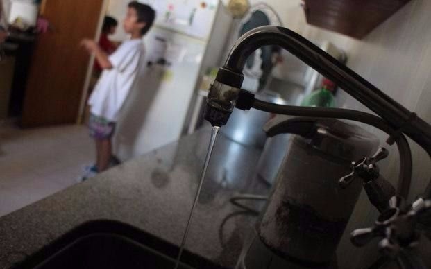 En Gonnet hace varios días que los vecinos están "sin una gota de agua"