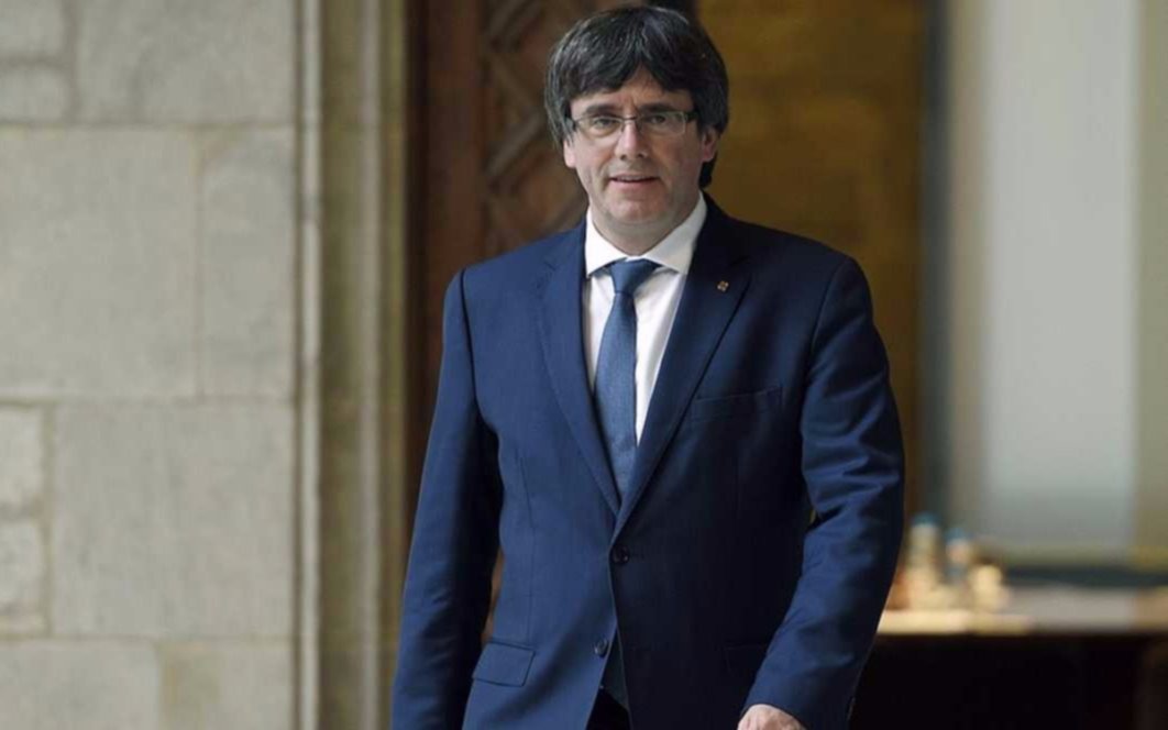 El discurso del Presidente catalán se retrasa en medio de una gran expectativa