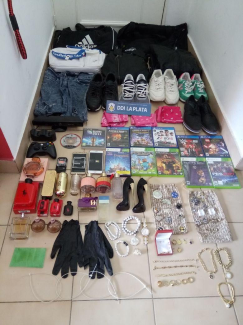 Cayó una banda de “tarjeteros” que actuaba en La Plata