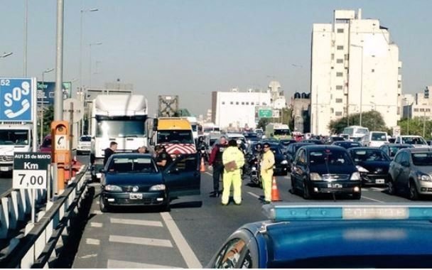 Discusión y tiros en una autopista