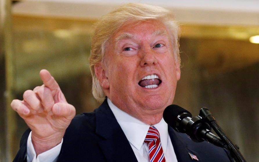 Trump, como hizo Chávez, amenazó a las cadenas de TV con revocar licencias