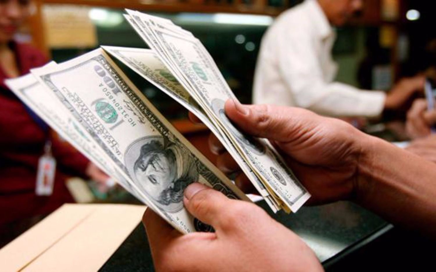 El dólar cerró la semana en 17,64 pesos