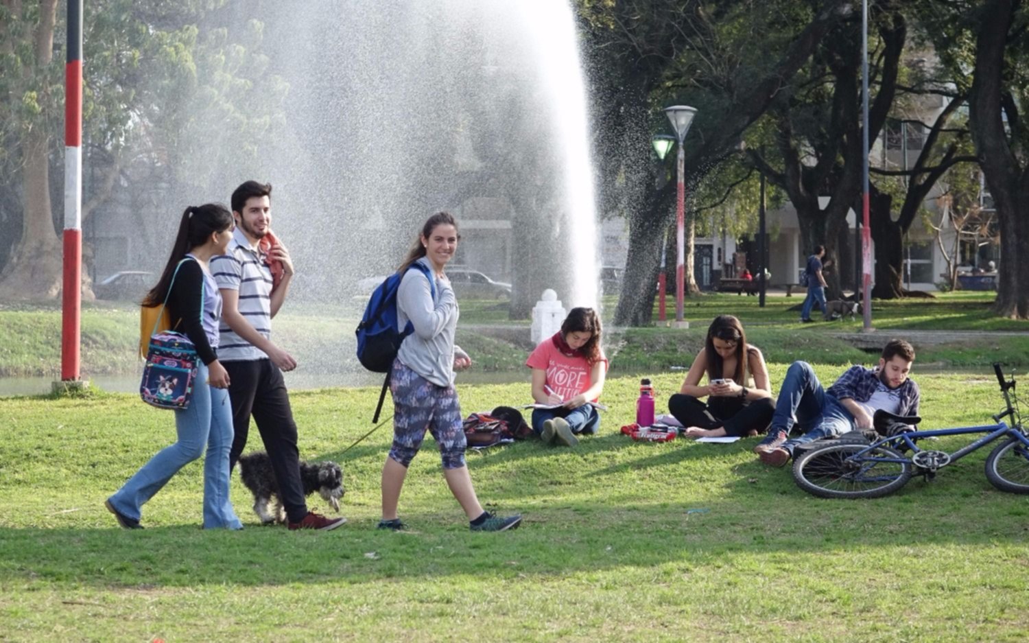 A la plaza: Cielo despejado y máxima de 23 grados en toda la Región