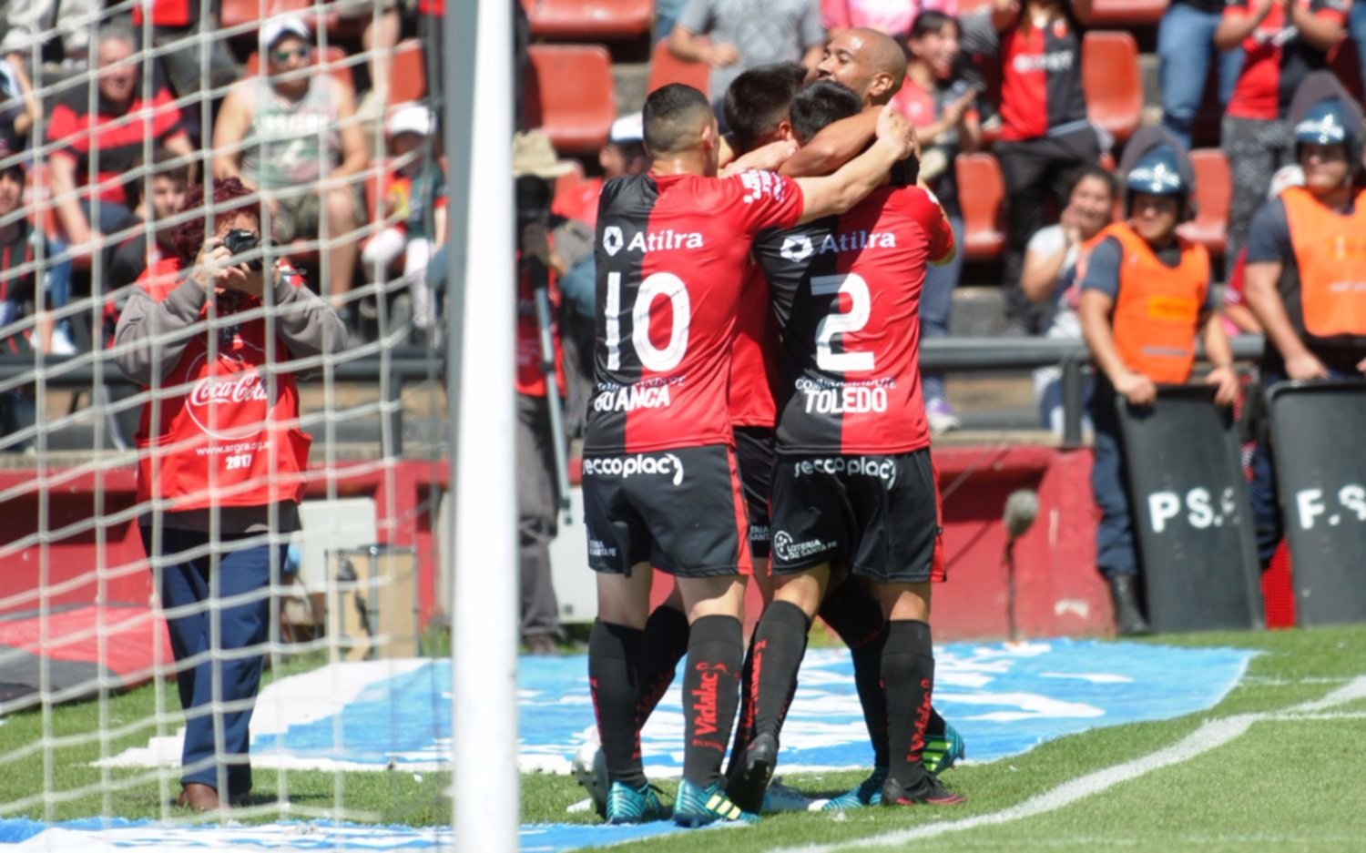 Colón derrotó a Temperley y es escolta de Boca