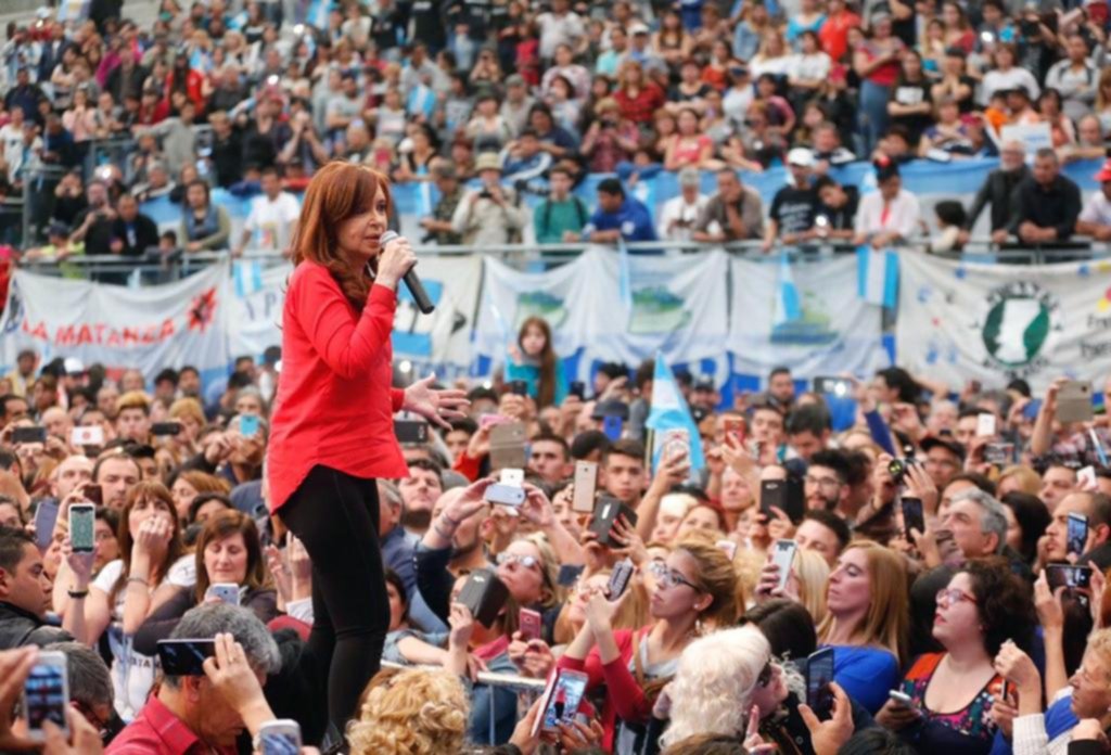 Cristina volvió a La Matanza en busca del voto peronista y con críticas al Gobierno