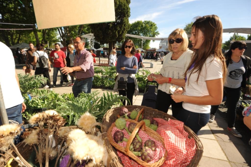 Entre fiestas y paseos al sol, los platenses le sacan todo el jugo al fin de semana largo