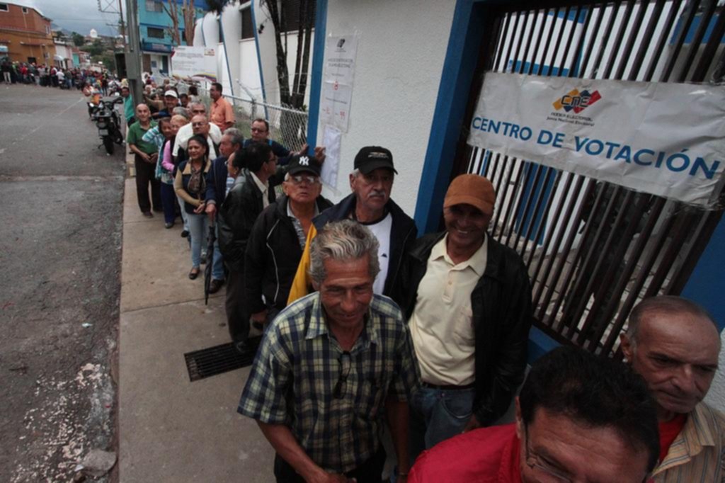 Adjudican al chavismo el triunfo en Venezuela, pero denunciaron fraude