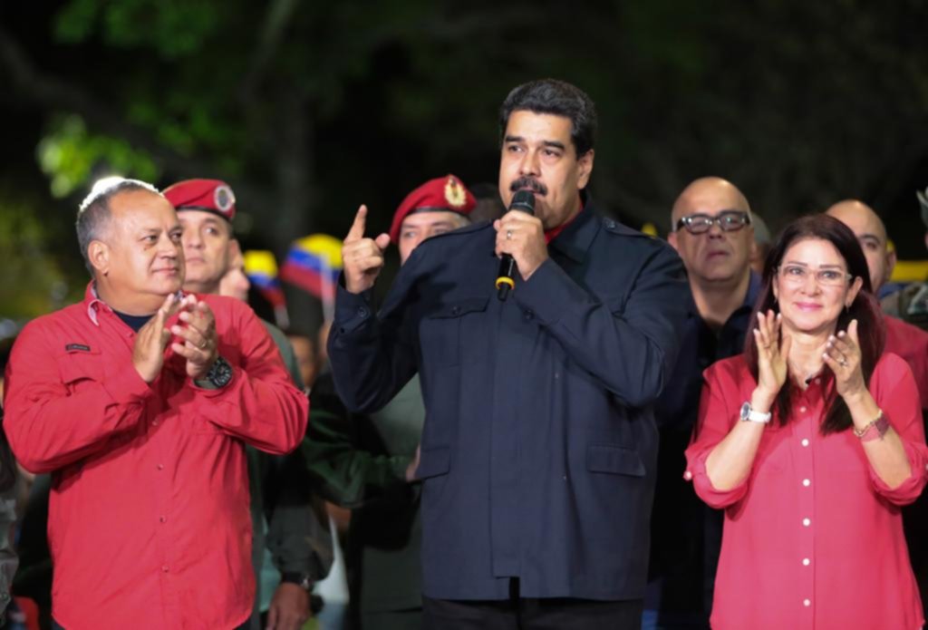 La oposición venezolana no acepta el triunfo chavista y convoca a protestas