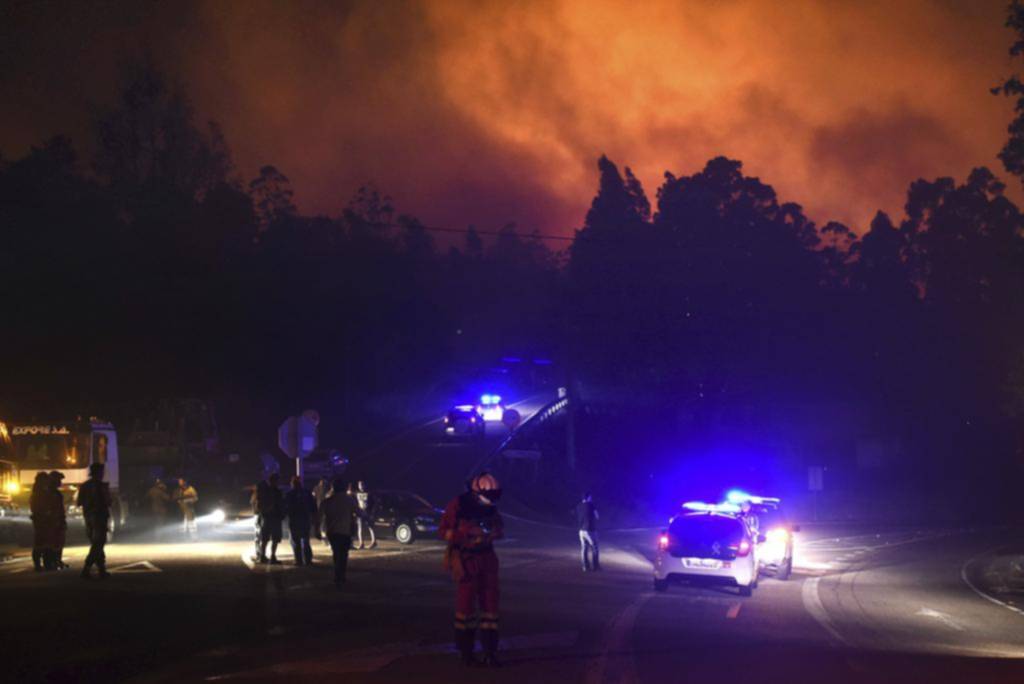 Voraces incendios en España y Portugal dejan 35 muertos 