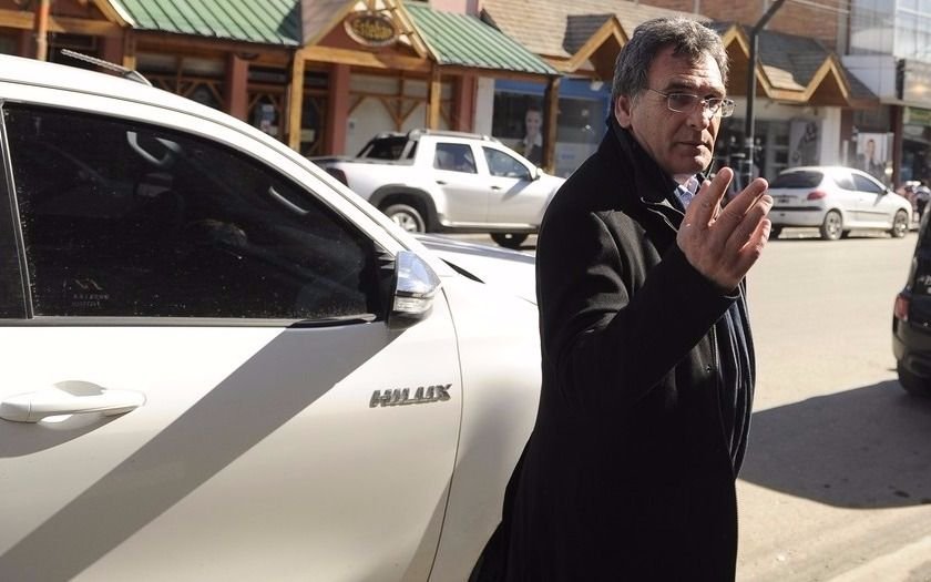 Atacaron con piedras al secretario de Derechos Humanos cuando llegó a Esquel