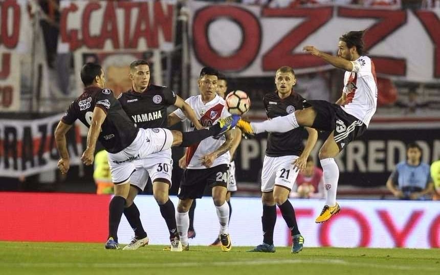 River sacó una luz de ventaja en el primer partido de semifinal ante Lanús