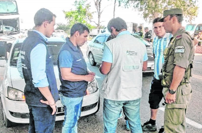 Hinchas de la Academia y el Rojo preocuparon a toda Asunción