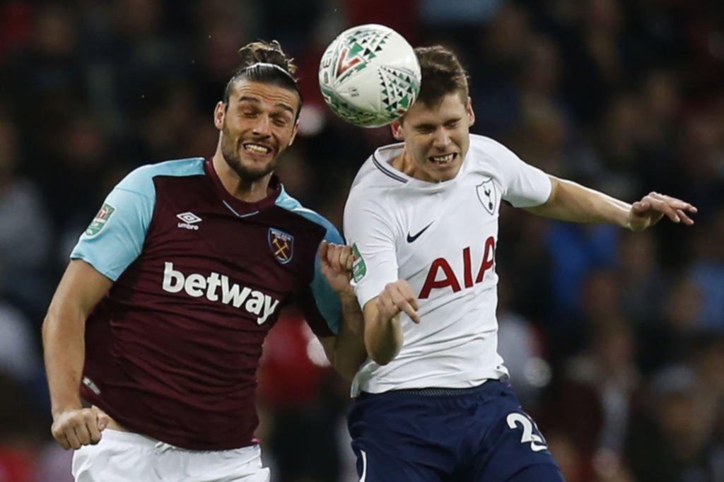 Foyth sigue sumando minutos