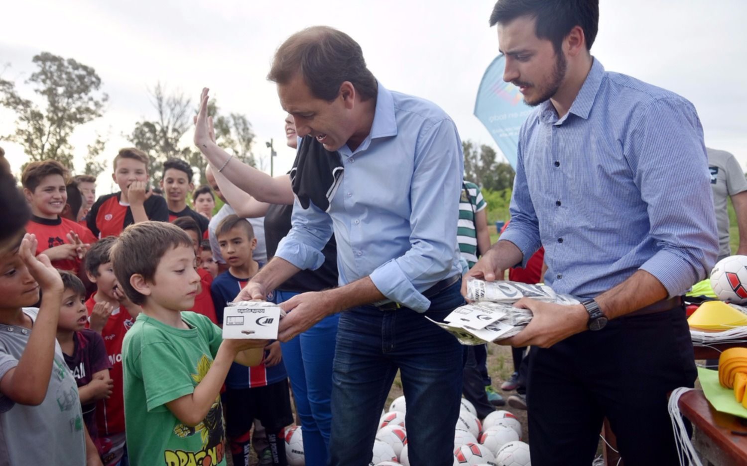 Entregaron material para el club Independiente de Abasto