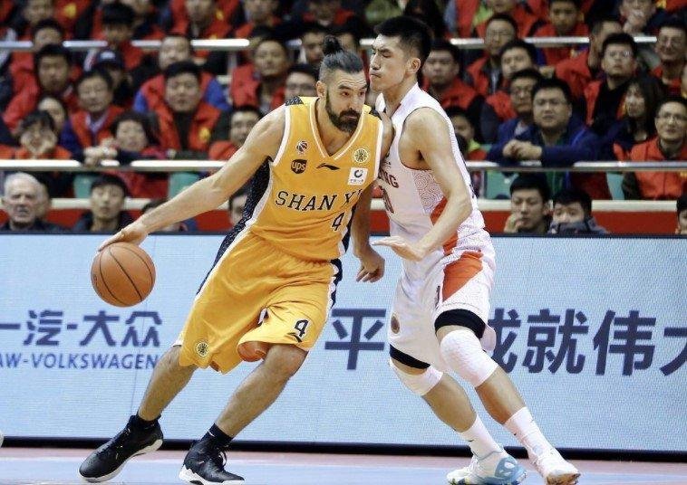 Scola y un buen debut en China