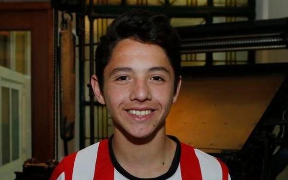 Placente convocó a dos albirrojos