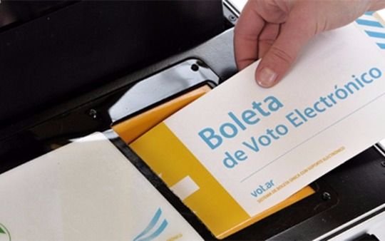Álvarez: "Con el voto electrónico, en un segundo se sabría el resultado de una elección"