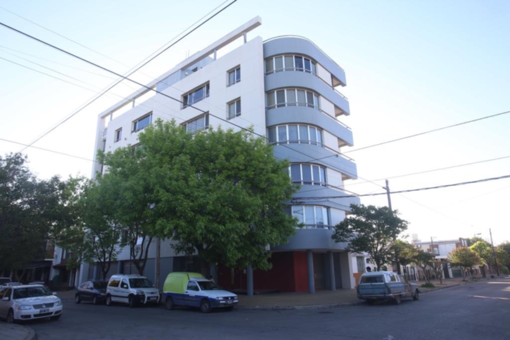 Roban $ 320.000 y U$S 2.000 en un departamento de 24 y 42