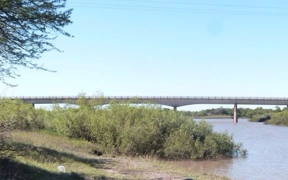 Investigan femicidio luego de encontrar el cuerpo de una mujer en un arroyo de Entre Ríos