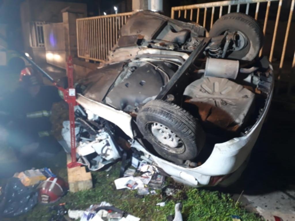 Murió un joven que se estrelló con su auto en Berisso: el tercer accidente trágico en 48 horas