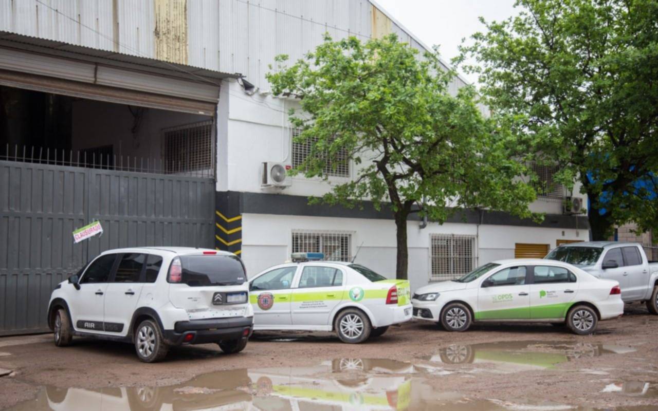 Clausuran empresa que arrojaba desechos al arroyo Las Piedras