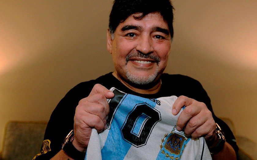 Maradona: "Yo iría en una fórmula con Cristina Kirchner"