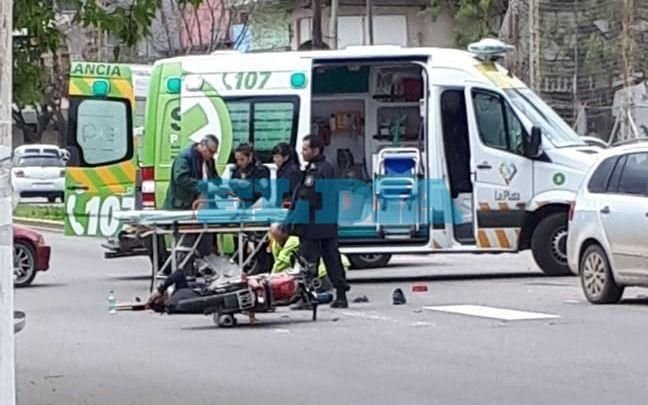 Choque entre un auto y una moto con un herido en 32 y 135
