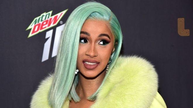 Cardi B se entregó a la policía por una pelea en un club de striptease