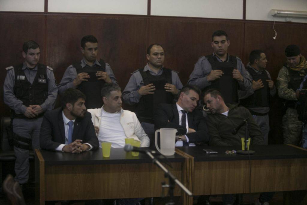 Por la triple fuga ordenan investigar a Scioli, Aníbal Fernández y Casal