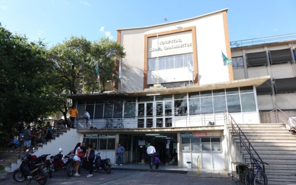 Paciente lesionó a dos médicos en el San Martín