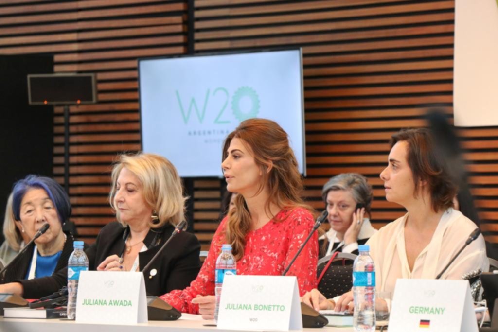Awada inauguró la cumbre del W20, que busca influir en los líderes del mundo