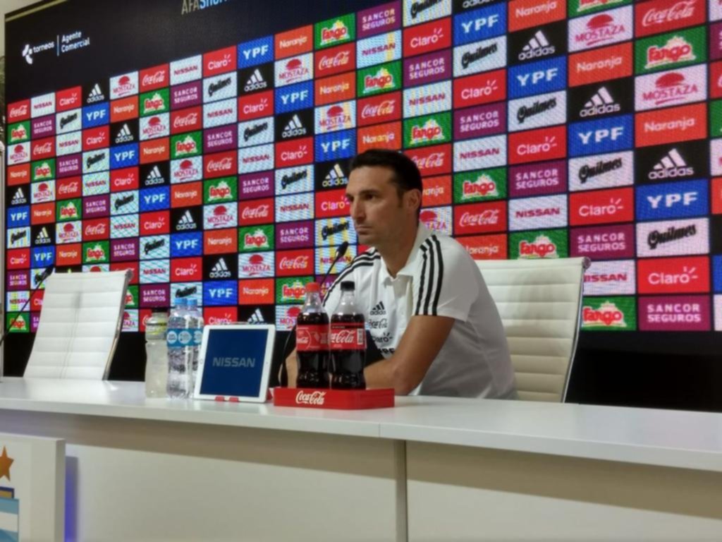 Para Scaloni, “no hay ninguna puerta cerrada” en la Selección