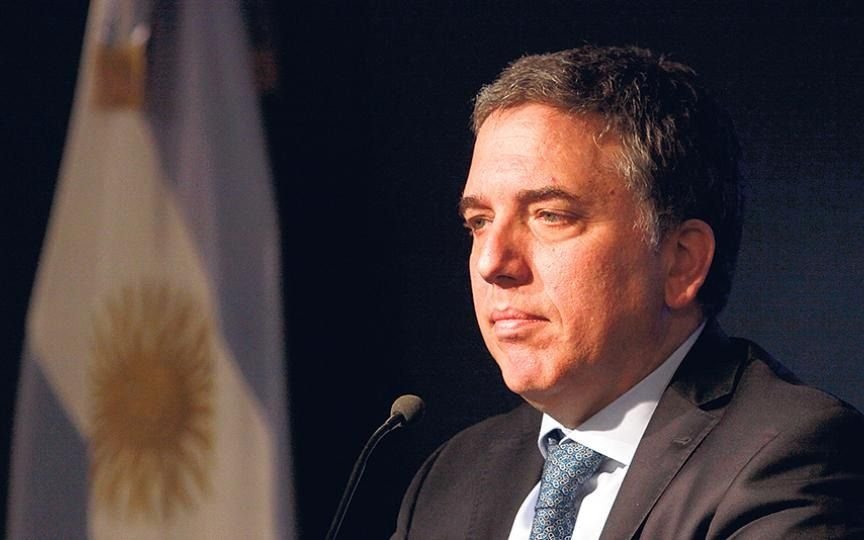 Dujovne adelantó que se vienen "momentos difíciles y duros" para la Argentina