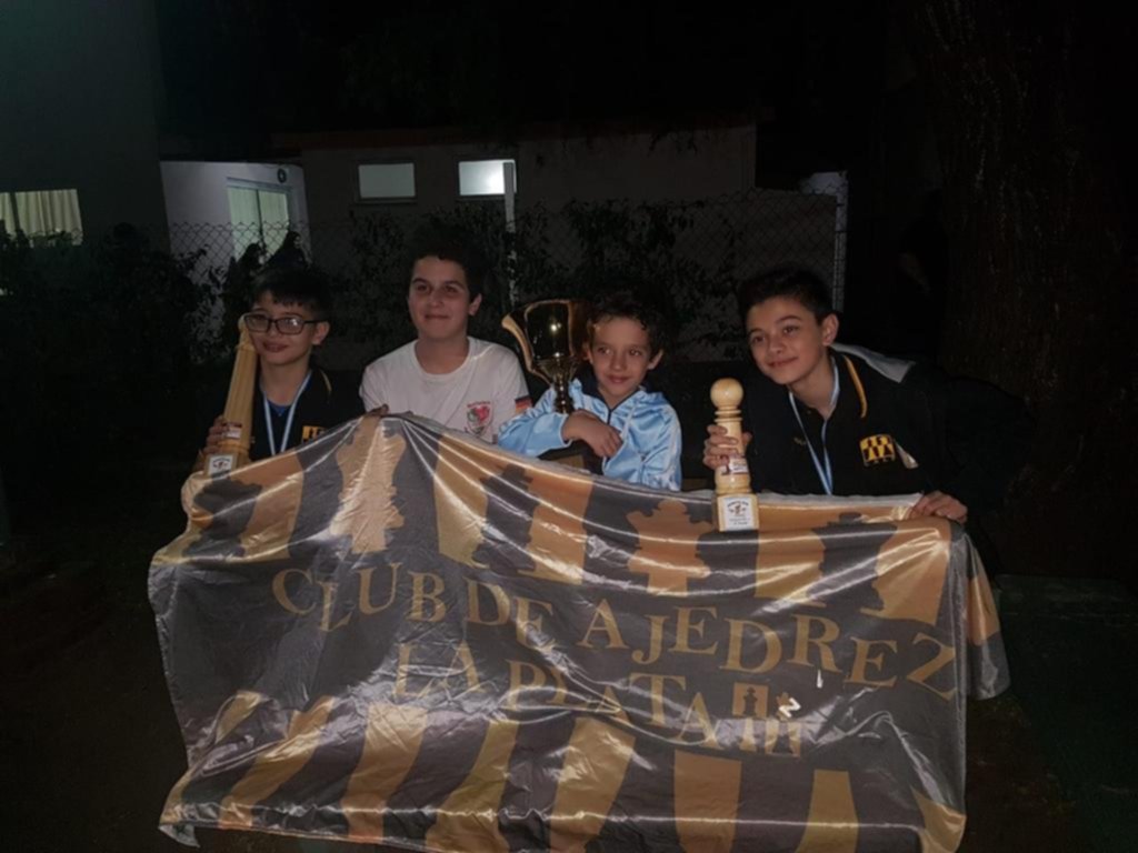 Chicos platenses dieron cátedra de ajedrez