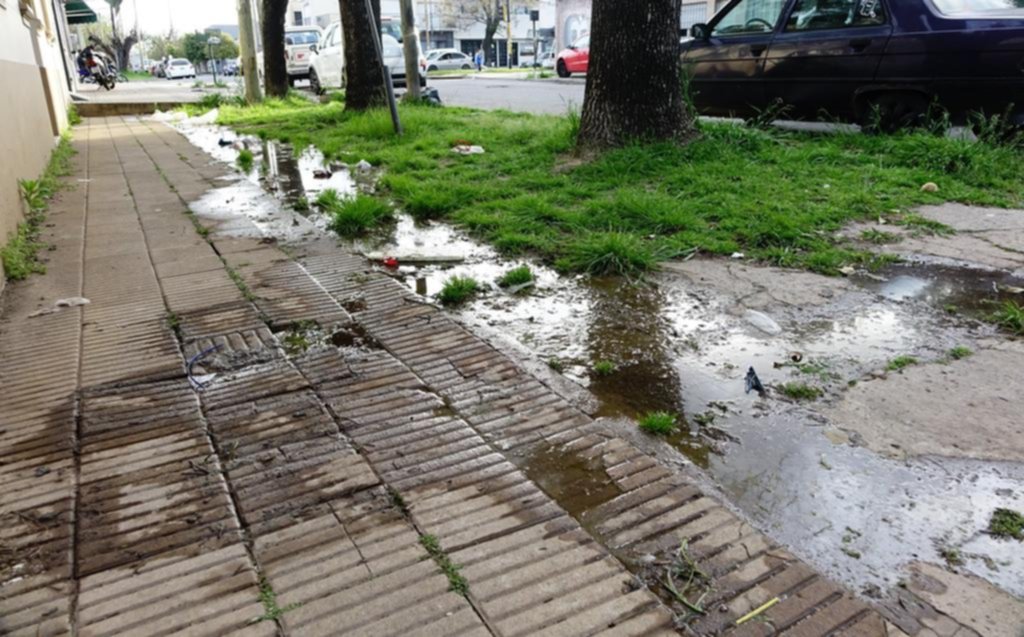 Se quejan porque se armó una laguna en 74 entre 1 y 115