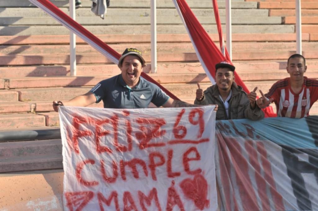 Los hinchas desafiaron todos los obstáculos