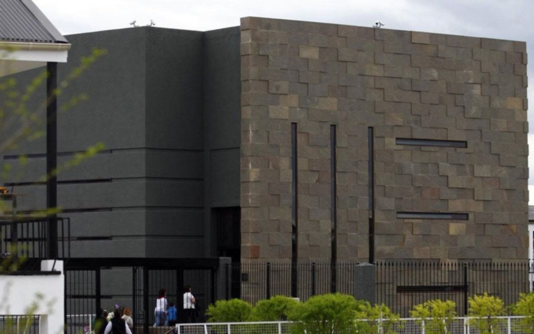 Un testigo declaró que sacaron 40 bolsos con dinero del mausoleo de Néstor Kirchner