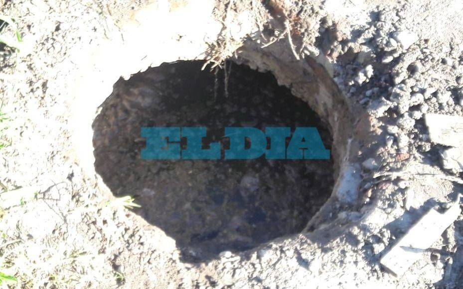 Denuncian que en Gonnet hay "una trampa cloacal mortal"