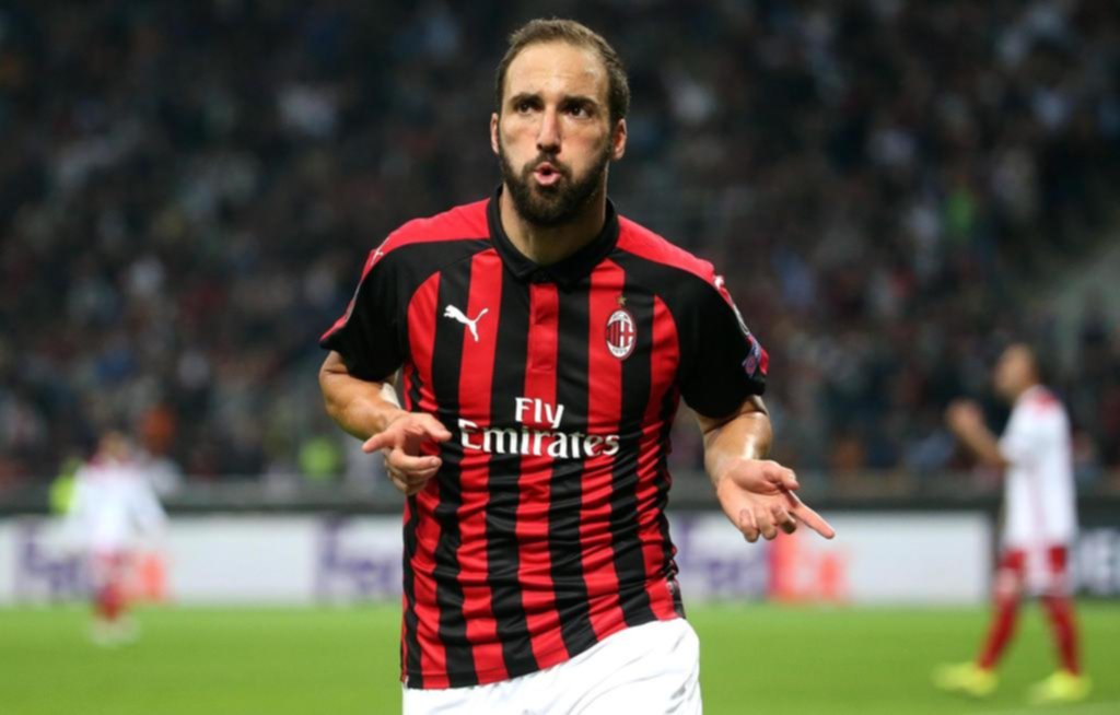 Pipita Higuaín aportó su cuota goleadora