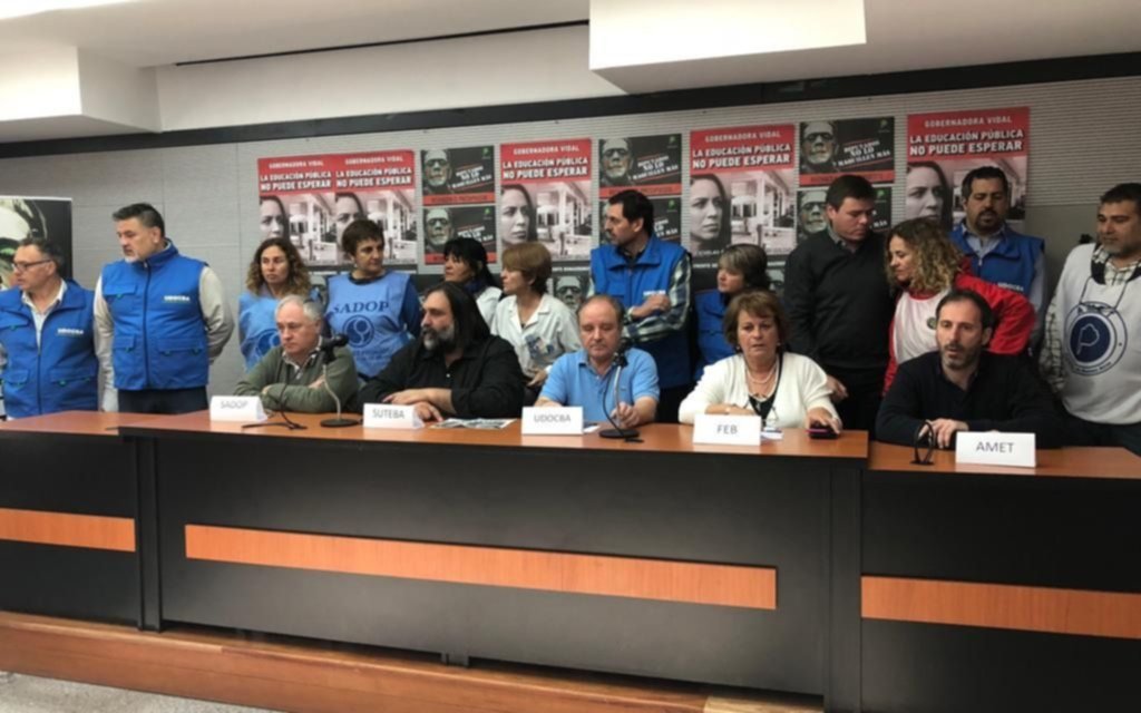 Confirman paro docente de 48 horas para lunes y martes próximos y los convocan a otra reunión