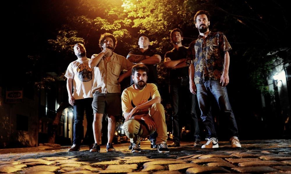 Los Espíritus en La Plata: un trance caliente para “conectar y pasarla bien”