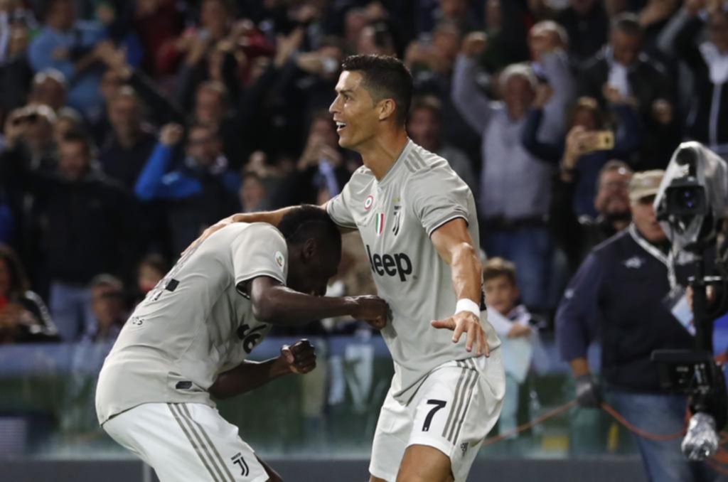 En medio de acusaciones, CR7 hace goles
