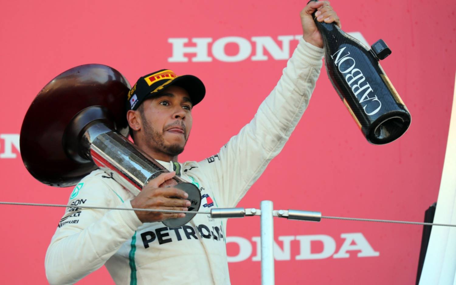  Hamilton ganó en Japón y acaricia un nuevo título en la Fórmula 1