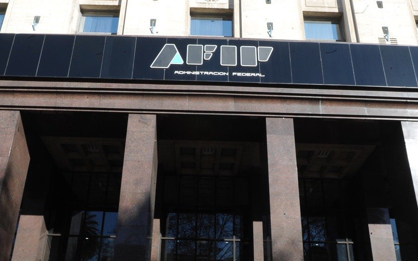 La AFIP dice que "está investigando a todas las empresas de la obra pública"