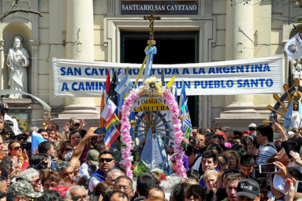El cardenal Poli convocó a la unidad de los argentinos ante miles de peregrinos en Luján